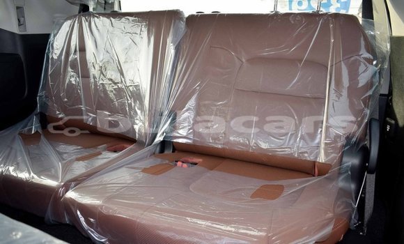 Acheter Import Voiture Toyota Land Cruiser Noir à Import - Dubai, Central Acheter Import Voiture Toyota Land Cruiser Noir à Import - Dubai, Central