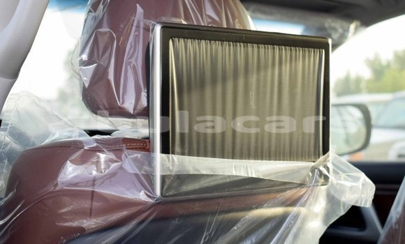 Acheter Import Voiture Toyota Land Cruiser Noir à Import - Dubai, Central Acheter Import Voiture Toyota Land Cruiser Noir à Import - Dubai, Central