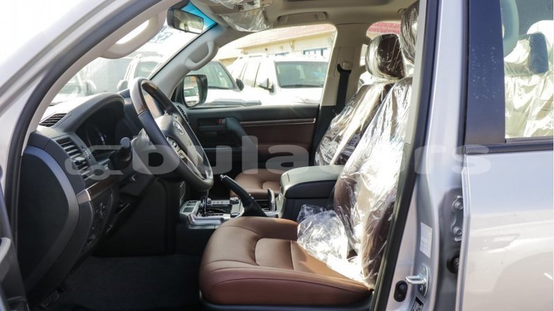 Big with watermark toyota land cruiser central import dubai 6556