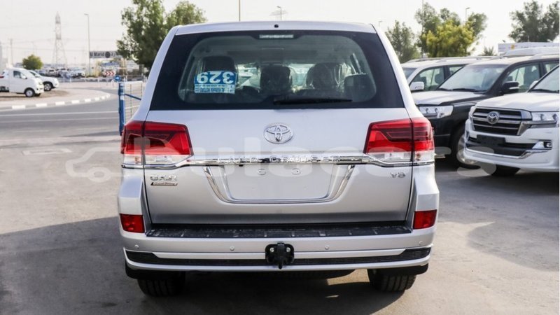 Big with watermark toyota land cruiser central import dubai 6556