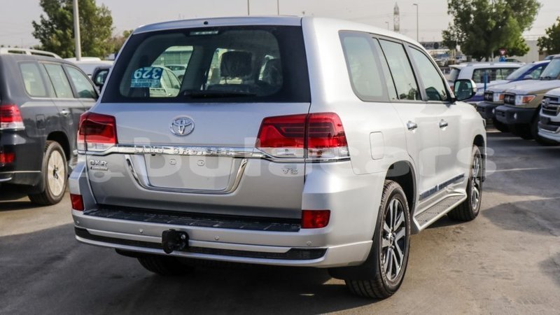 Big with watermark toyota land cruiser central import dubai 6556