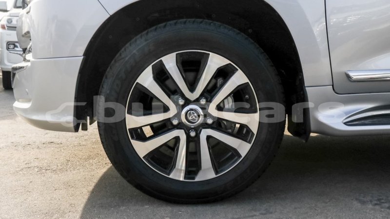 Big with watermark toyota land cruiser central import dubai 6556