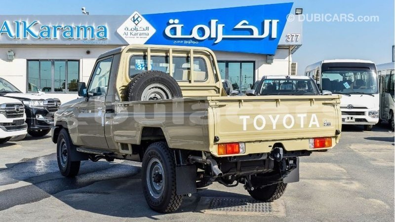 Big with watermark toyota land cruiser central import dubai 6557