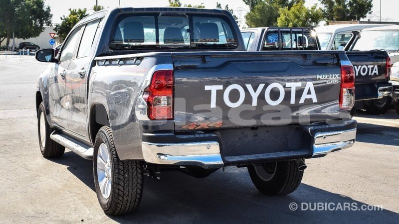 Big with watermark toyota hilux central import dubai 6558