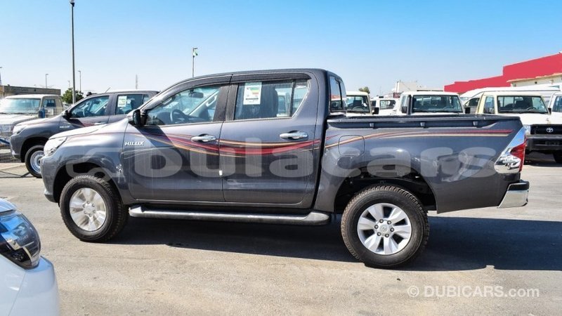 Big with watermark toyota hilux central import dubai 6558