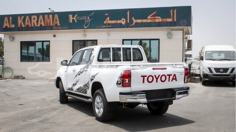 Big with watermark toyota hilux central import dubai 6559