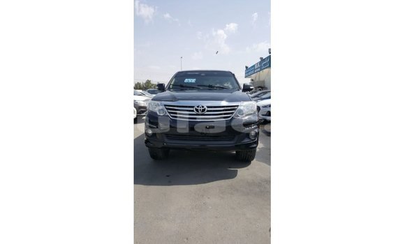 Buy Import Toyota Fortuner Black Car in Import - Dubai in Central Buy Import Toyota Fortuner Black Car in Import - Dubai in Central