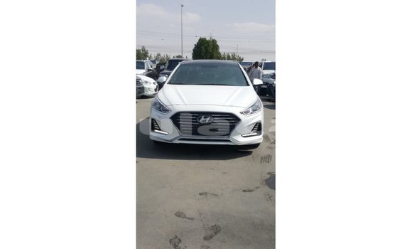 Buy Import Hyundai Sonata White Car in Import - Dubai in Central Buy Import Hyundai Sonata White Car in Import - Dubai in Central