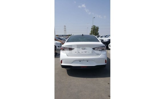 Buy Import Hyundai Sonata White Car in Import - Dubai in Central Buy Import Hyundai Sonata White Car in Import - Dubai in Central