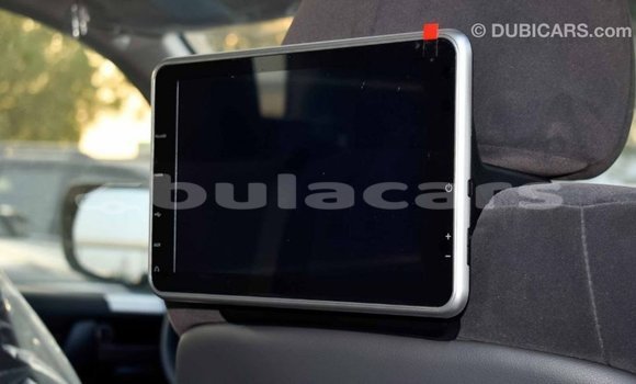 Acheter Import Voiture Toyota Land Cruiser Blanc à Import - Dubai, Central Acheter Import Voiture Toyota Land Cruiser Blanc à Import - Dubai, Central