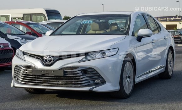 Buy Import Toyota Camry White Car in Import - Dubai in Central Buy Import Toyota Camry White Car in Import - Dubai in Central