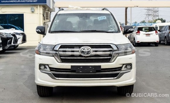 Acheter Import Voiture Toyota Land Cruiser Blanc à Import - Dubai, Central Acheter Import Voiture Toyota Land Cruiser Blanc à Import - Dubai, Central