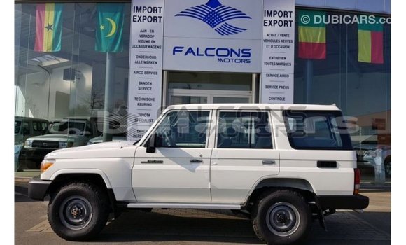 Buy Import Toyota Land Cruiser White Car in Import - Dubai in Central Buy Import Toyota Land Cruiser White Car in Import - Dubai in Central