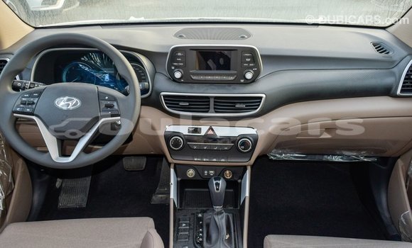 Buy Import Hyundai Tucson White Car in Import - Dubai in Central Buy Import Hyundai Tucson White Car in Import - Dubai in Central