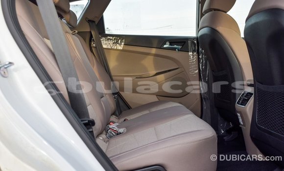 Buy Import Hyundai Tucson White Car in Import - Dubai in Central Buy Import Hyundai Tucson White Car in Import - Dubai in Central