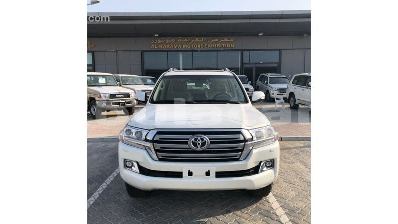 Big with watermark toyota land cruiser central import dubai 6587