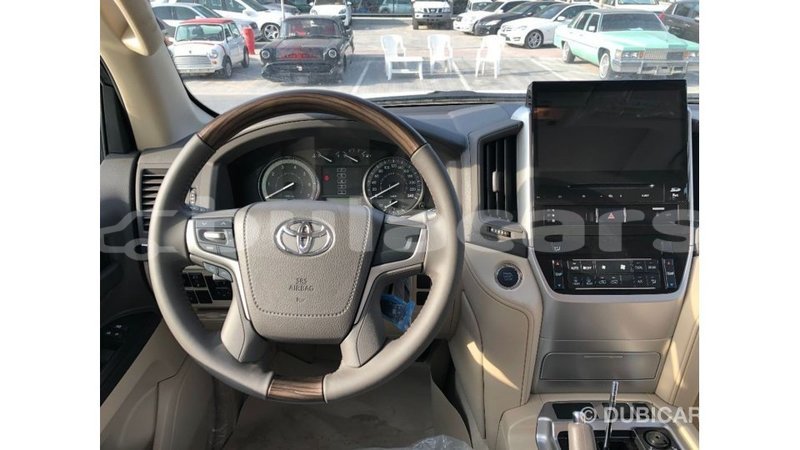 Big with watermark toyota land cruiser central import dubai 6587