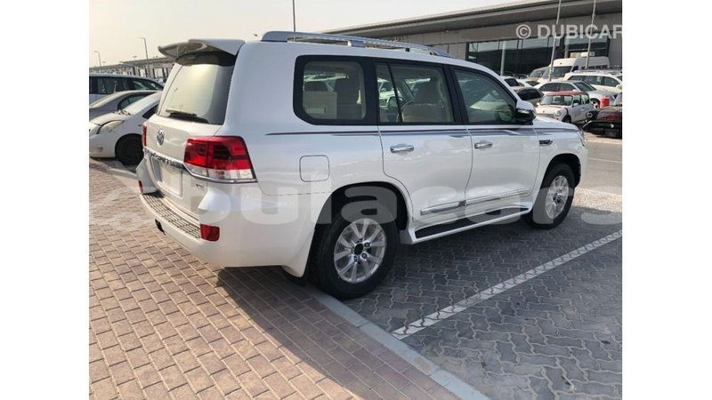 Big with watermark toyota land cruiser central import dubai 6587