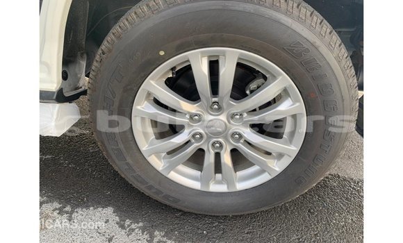 Acheter Import Voiture Mitsubishi Pajero Blanc à Import - Dubai, Central Acheter Import Voiture Mitsubishi Pajero Blanc à Import - Dubai, Central