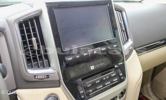 Acheter Import Voiture Toyota Land Cruiser Noir à Import - Dubai, Central Acheter Import Voiture Toyota Land Cruiser Noir à Import - Dubai, Central