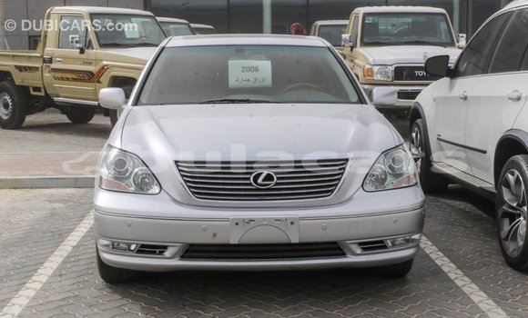 Acheter Import Voiture Lexus LS Gris à Import - Dubai, Central Acheter Import Voiture Lexus LS Gris à Import - Dubai, Central