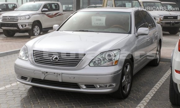 Acheter Import Voiture Lexus LS Gris à Import - Dubai, Central Acheter Import Voiture Lexus LS Gris à Import - Dubai, Central