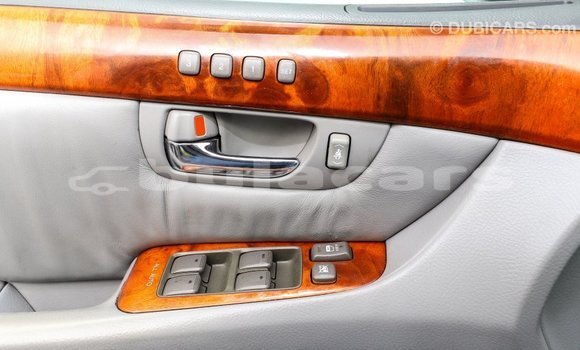 Acheter Import Voiture Lexus LS Gris à Import - Dubai, Central Acheter Import Voiture Lexus LS Gris à Import - Dubai, Central