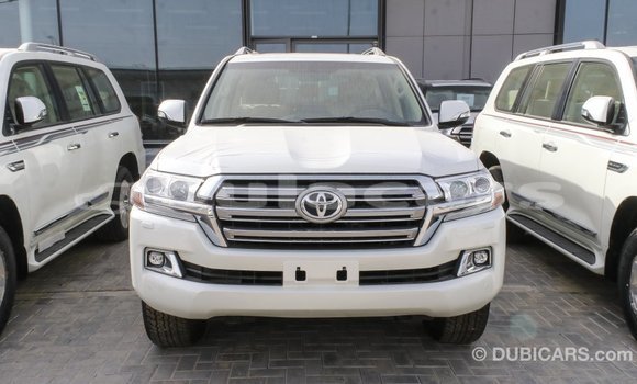 Buy Import Toyota Land Cruiser White Car in Import - Dubai in Central Buy Import Toyota Land Cruiser White Car in Import - Dubai in Central