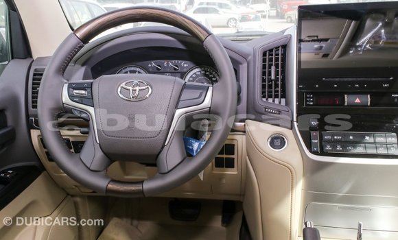 Buy Import Toyota Land Cruiser White Car in Import - Dubai in Central Buy Import Toyota Land Cruiser White Car in Import - Dubai in Central