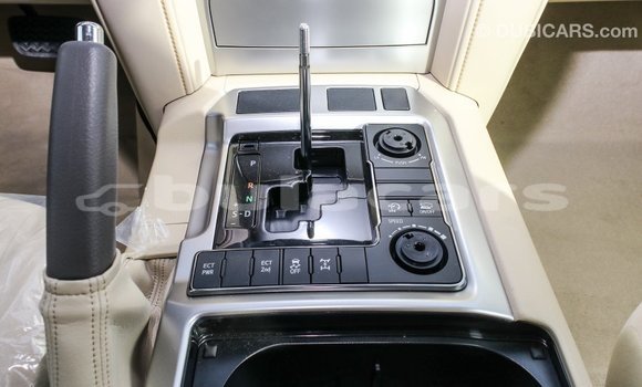 Buy Import Toyota Land Cruiser White Car in Import - Dubai in Central Buy Import Toyota Land Cruiser White Car in Import - Dubai in Central