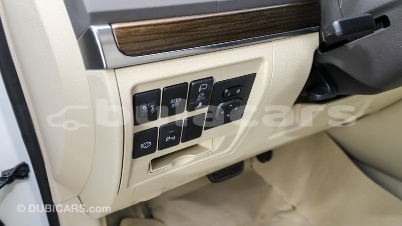 Big with watermark toyota land cruiser central import dubai 6600