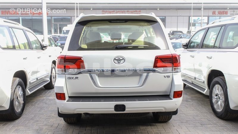 Big with watermark toyota land cruiser central import dubai 6600