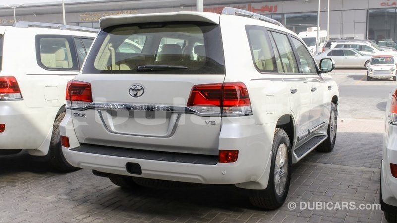 Big with watermark toyota land cruiser central import dubai 6600