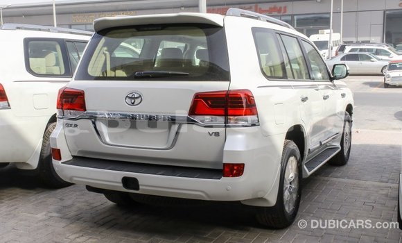 Buy Import Toyota Land Cruiser White Car in Import - Dubai in Central Buy Import Toyota Land Cruiser White Car in Import - Dubai in Central