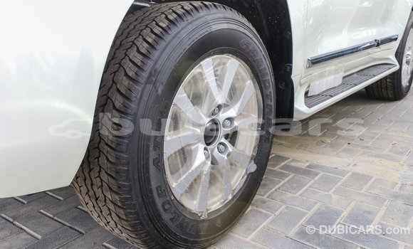 Buy Import Toyota Land Cruiser White Car in Import - Dubai in Central Buy Import Toyota Land Cruiser White Car in Import - Dubai in Central