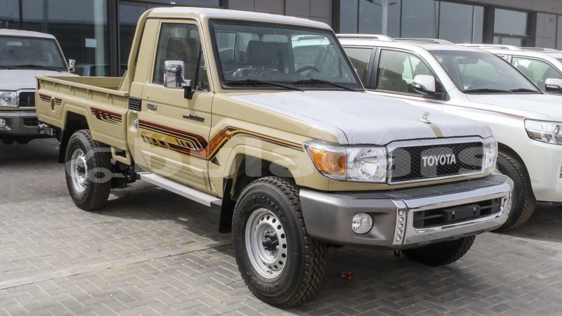 Big with watermark toyota land cruiser central import dubai 6601