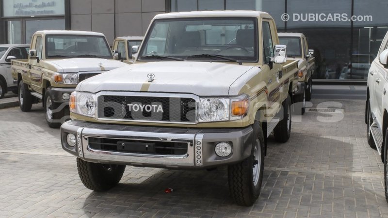 Big with watermark toyota land cruiser central import dubai 6601