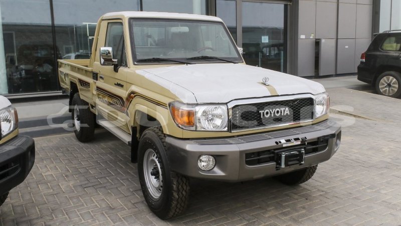 Big with watermark toyota land cruiser central import dubai 6602