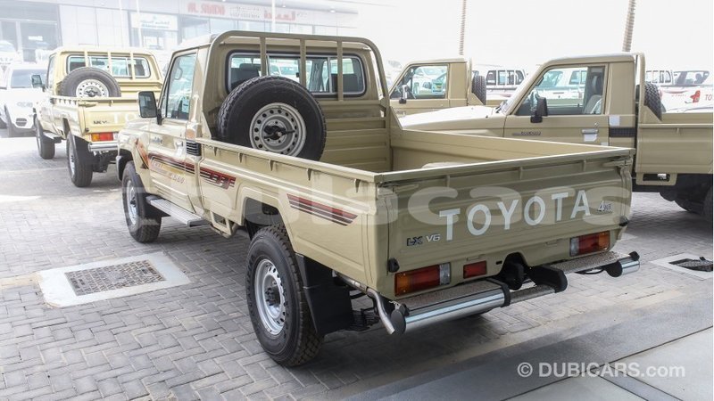 Big with watermark toyota land cruiser central import dubai 6602