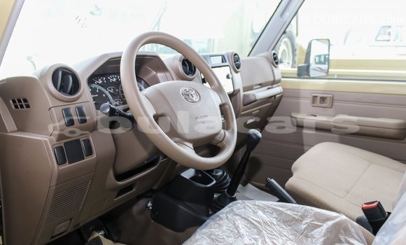 Buy Import Toyota Land Cruiser Beige Car in Import - Dubai in Central Buy Import Toyota Land Cruiser Beige Car in Import - Dubai in Central