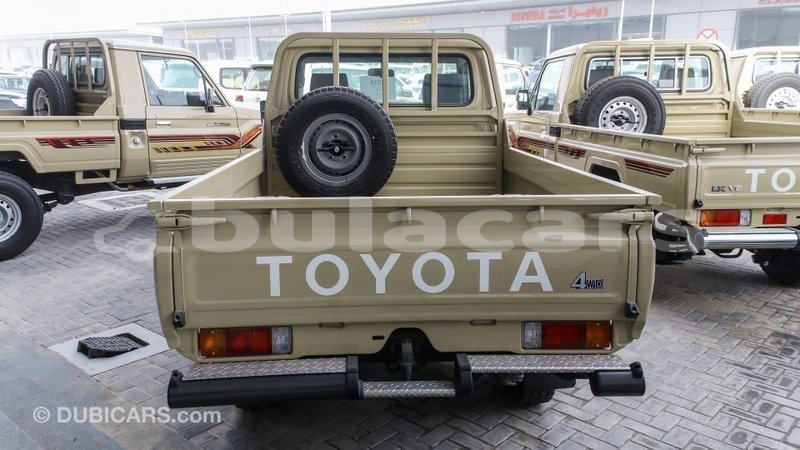 Big with watermark toyota land cruiser central import dubai 6603