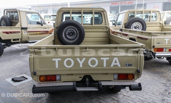 Buy Import Toyota Land Cruiser Beige Car in Import - Dubai in Central Buy Import Toyota Land Cruiser Beige Car in Import - Dubai in Central