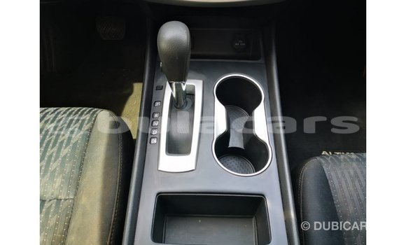 Acheter Import Voiture Nissan Altima Noir à Import - Dubai, Central Acheter Import Voiture Nissan Altima Noir à Import - Dubai, Central