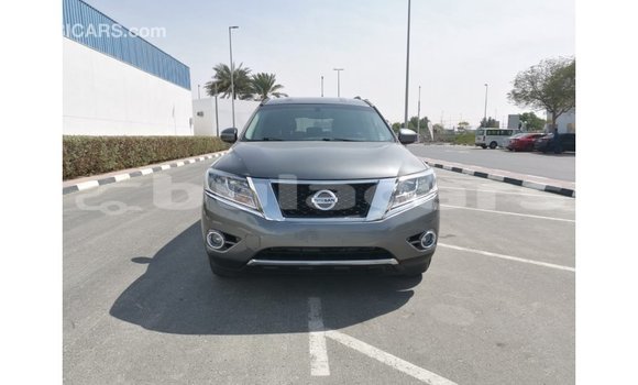 Acheter Import Voiture Nissan Pathfinder Gris à Import - Dubai, Central Acheter Import Voiture Nissan Pathfinder Gris à Import - Dubai, Central