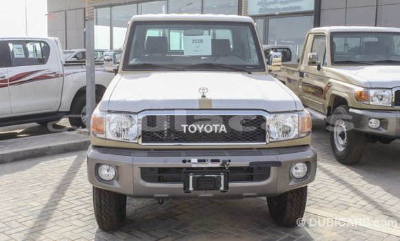 Acheter Import Voiture Toyota Land Cruiser Beige à Import - Dubai, Central Acheter Import Voiture Toyota Land Cruiser Beige à Import - Dubai, Central