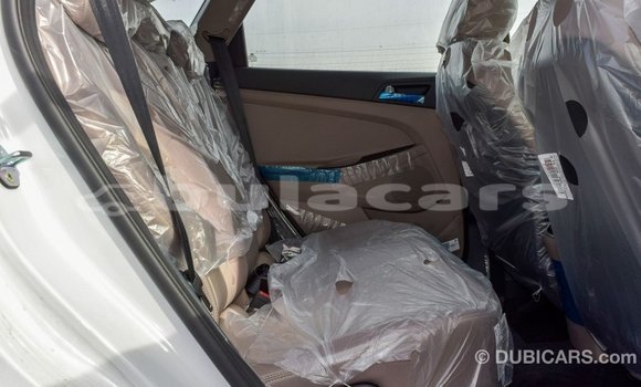 Buy Import Hyundai Tucson White Car in Import - Dubai in Central Buy Import Hyundai Tucson White Car in Import - Dubai in Central