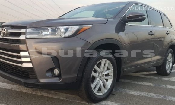 Buy Import Toyota Highlander Grey Car in Import - Dubai in Central Buy Import Toyota Highlander Grey Car in Import - Dubai in Central