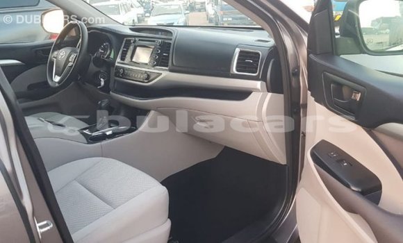 Buy Import Toyota Highlander Grey Car in Import - Dubai in Central Buy Import Toyota Highlander Grey Car in Import - Dubai in Central
