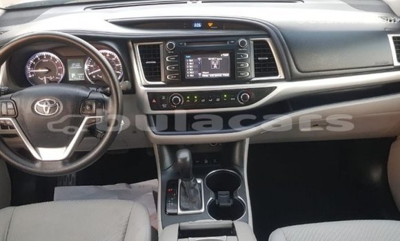 Buy Import Toyota Highlander Grey Car in Import - Dubai in Central Buy Import Toyota Highlander Grey Car in Import - Dubai in Central