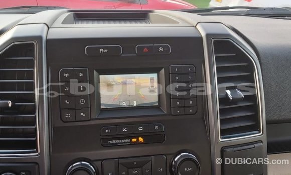 Acheter Import Voiture Ford Club Wagon Rouge à Import - Dubai, Central Acheter Import Voiture Ford Club Wagon Rouge à Import - Dubai, Central